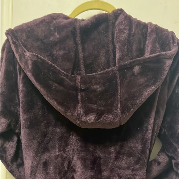 UGG Deep Purple Plush Robe - Picture 4 of 6
